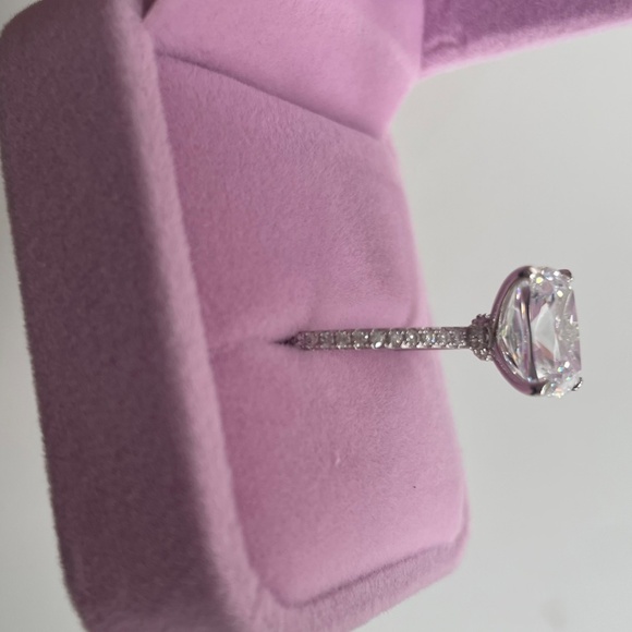 14K Gold Moissanite Engagement Rings, 4CT Elongated Cushion Cut Moissanite Rings - Picture 5 of 8